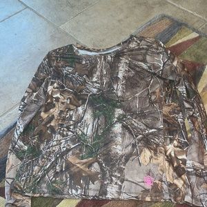 Realtree womens long sleeve camo shirt size Large.